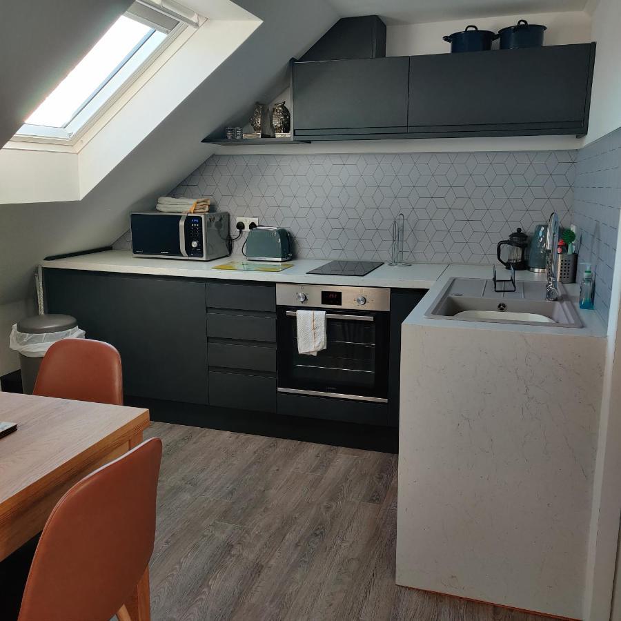 Delightful & Picturesque Modern Detached Apartment, Next To Chester Zoo, Near Park And Ride To City Centre Eksteriør bilde
