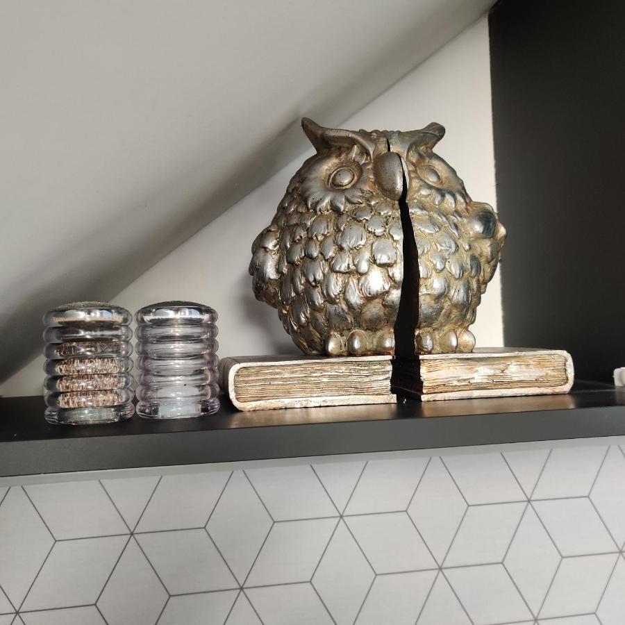 Delightful & Picturesque Modern Detached Apartment, Next To Chester Zoo, Near Park And Ride To City Centre Eksteriør bilde