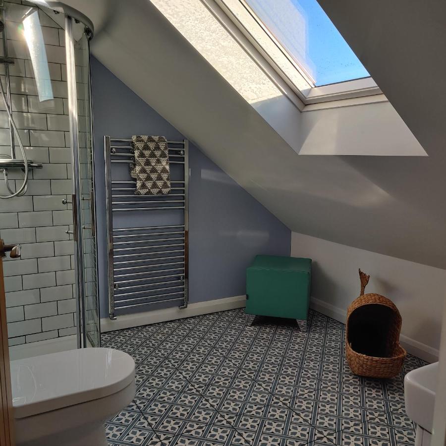 Delightful & Picturesque Modern Detached Apartment, Next To Chester Zoo, Near Park And Ride To City Centre Eksteriør bilde